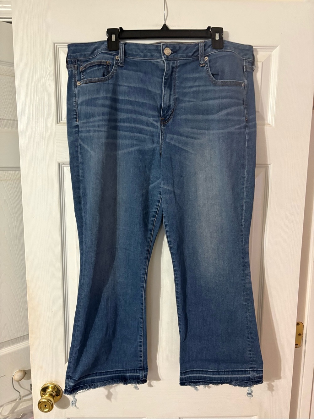 American Eagle Kick Crop Jeans
